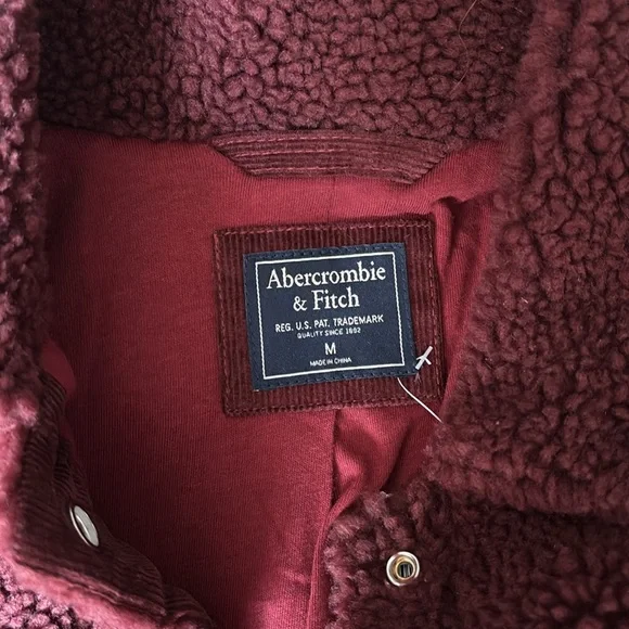 Red jacket - Picture 2 of 4